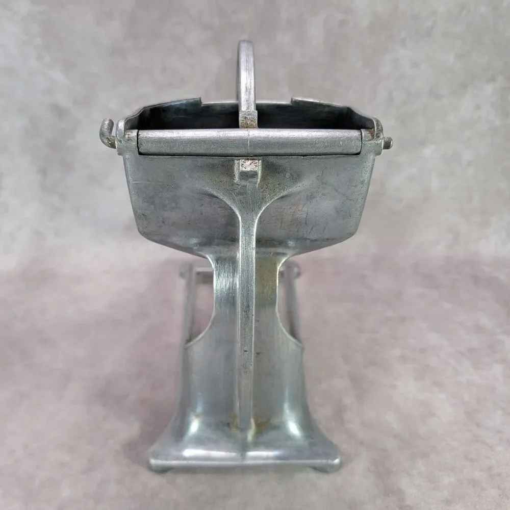 Vintage Wear-Ever Aluminum Citrus Juicer Hand Press Manual Lemon Lime Squeezer